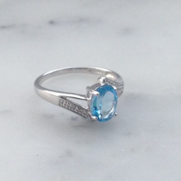 Genuine Diamond Blue Topaz Oval Cut Ring - Picture 2 of 3